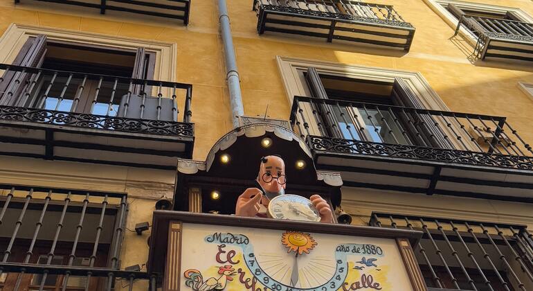 History, Art, Tapas and Cañas Tour Provided by Artista Tours